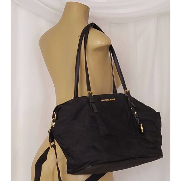 Michael Kors tote - Picture 1 of 8